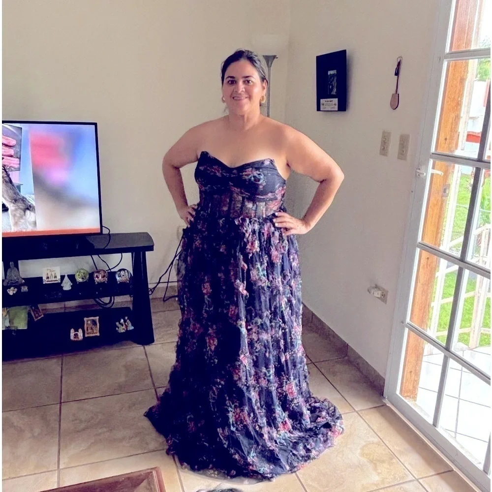 Formal Strapless Dress, Great for a Wedding or a Party ! - Picture 6 of 6